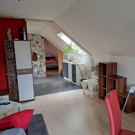 Apartmán Moderne 2-zimmer Dachwohnung Im Herzen Der Rhoen Ostheim (Bavaria)