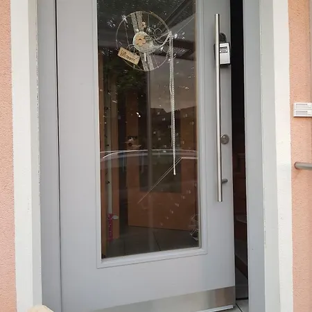Moderne 2-zimmer Dachwohnung Im Herzen Der Rhoen Apartmán *