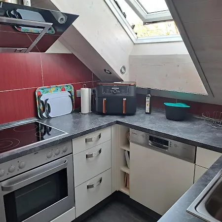 Apartmán Moderne 2-zimmer Dachwohnung Im Herzen Der Rhoen *