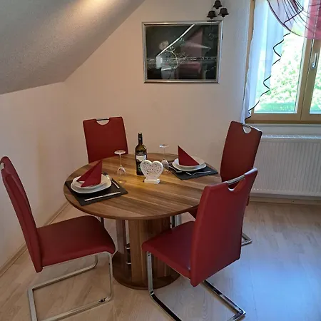 Apartmán Moderne 2-zimmer Dachwohnung Im Herzen Der Rhoen *