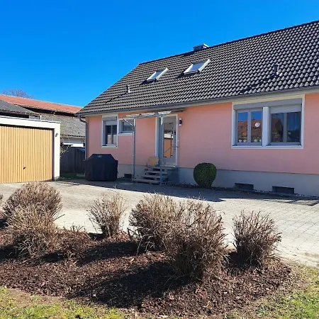Moderne 2-zimmer Dachwohnung Im Herzen Der Rhoen * Ostheim (Bavaria)